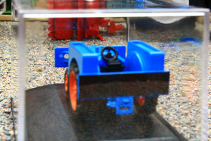 OXF76FTRS001 Oxford Diecast 1:76 Scale Fordson Tractor rail shunter in blue