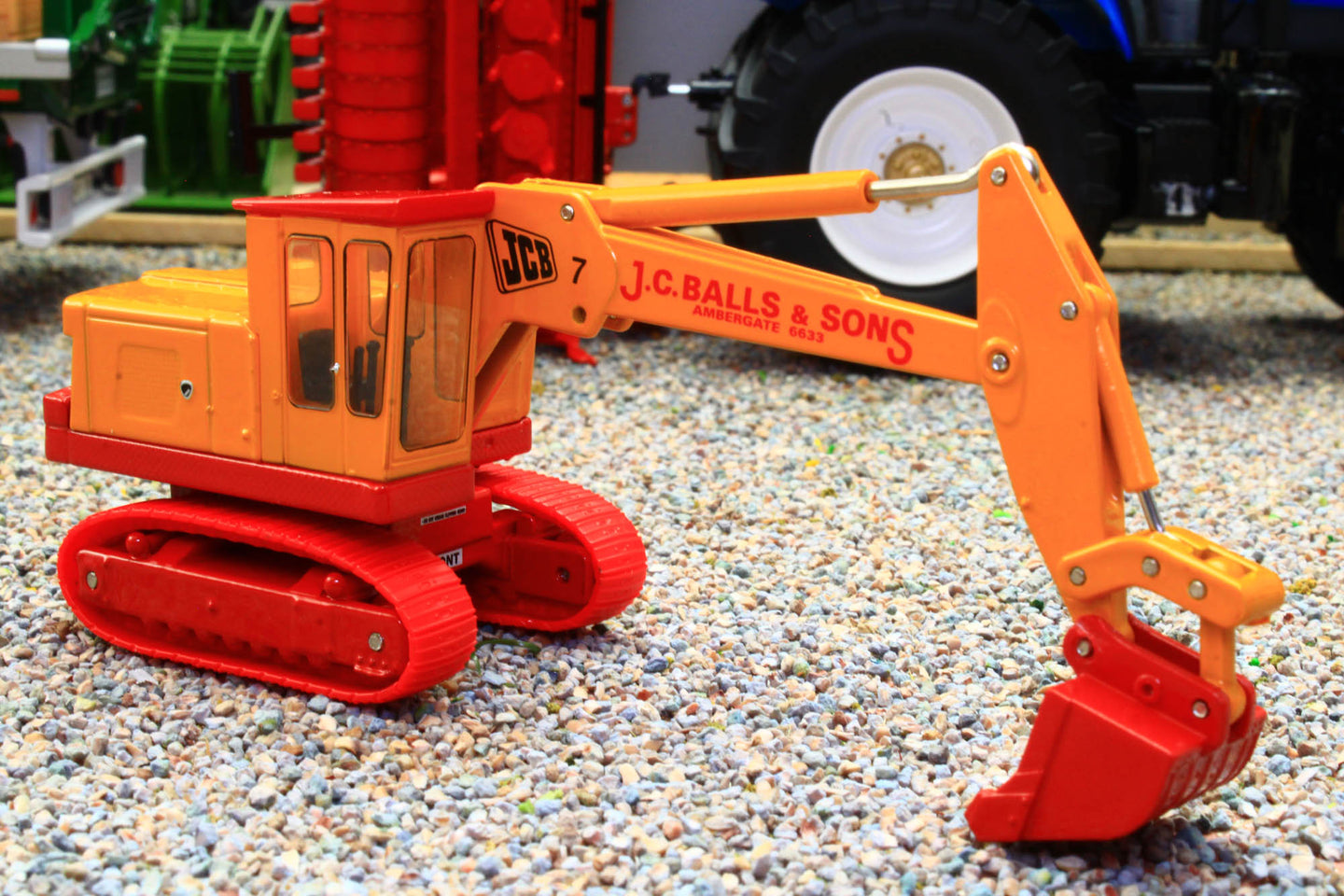 OXF76JCB7002 Oxford Diecast 1:76 Scale JCB 7 J C C Balls & Son