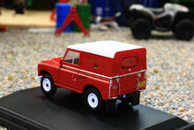 Load image into Gallery viewer, OXF76LR3S008 Oxford Diecast 1:76 Scale Land Rover Series III Royal Mail