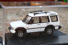 Load image into Gallery viewer, OXF76LRD2004 Oxford Diecast 1:76 Scale Land Rover Discovery 2 in Chawton White