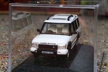 Load image into Gallery viewer, OXF76LRD2004 Oxford Diecast 1:76 Scale Land Rover Discovery 2 in Chawton White