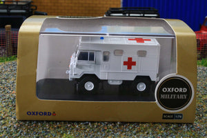 OXF76LRDCG003 Oxford Diecast 1:76 Scale Land Rover Forward Control GS Ambulance