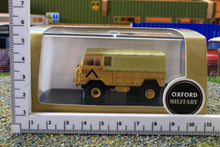 Load image into Gallery viewer, OXF76LRFCA003 Oxford Diecast 1:43 Scale Land Rover Forward Control 24 Field Ambulance Bosnia