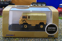 Load image into Gallery viewer, OXF76LRFCA003 Oxford Diecast 1:43 Scale Land Rover Forward Control 24 Field Ambulance Bosnia