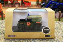 Load image into Gallery viewer, OXF76LRL009 Oxford Diecast 1:76 Scale Land Rover Lightweight Royal Navy