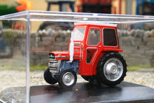 Load image into Gallery viewer, OXF76MF001 Oxford Diecast 1:76 Scale Massey Ferguson 135 Tractor