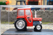 Load image into Gallery viewer, OXF76MF001 Oxford Diecast 1:76 Scale Massey Ferguson 135 Tractor