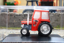 Load image into Gallery viewer, OXF76MF001 Oxford Diecast 1:76 Scale Massey Ferguson 135 Tractor