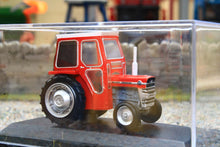 Load image into Gallery viewer, OXF76MF001 Oxford Diecast 1:76 Scale Massey Ferguson 135 Tractor