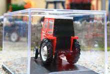Load image into Gallery viewer, OXF76MF001 Oxford Diecast 1:76 Scale Massey Ferguson 135 Tractor