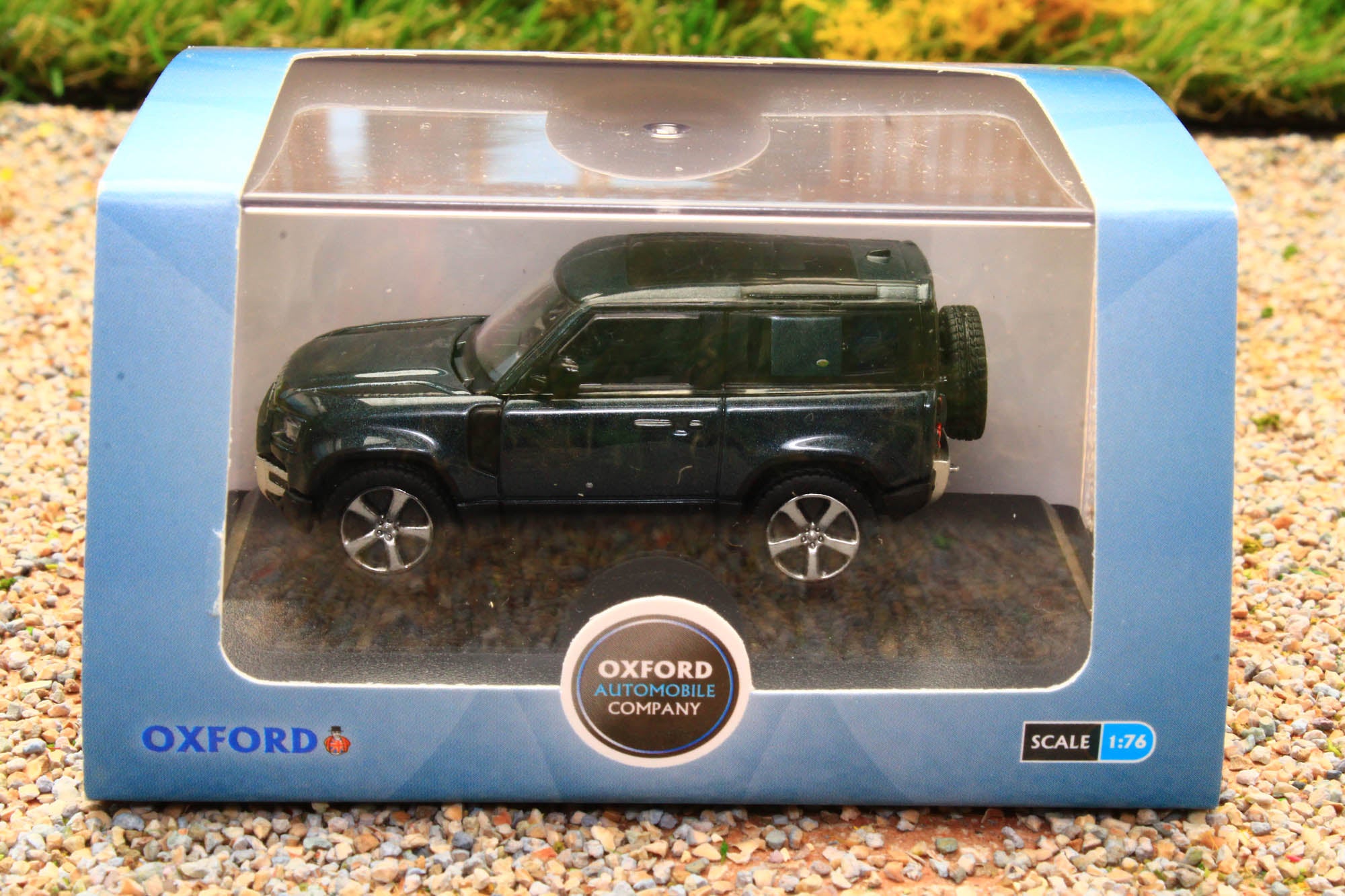 OXF76ND90002 Oxford Diecast 1:76 Scale New Land Rover Defender 90 in T ...