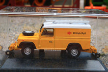 Load image into Gallery viewer, OXF76ROR003B Oxford Diecast 1:76 Scale Land Rover Defender British Rail Road Rail Version