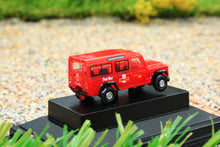 Load image into Gallery viewer, OXFNDEF002 Oxford Diecast N gauge (1:48 scale) Land Rover Defender 110 Post Office