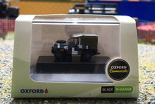 Load image into Gallery viewer, OXFNLRL004 Oxford Diecast N Gauge (1:148 Scale) Land Rover Lightweight Berlin Scheme