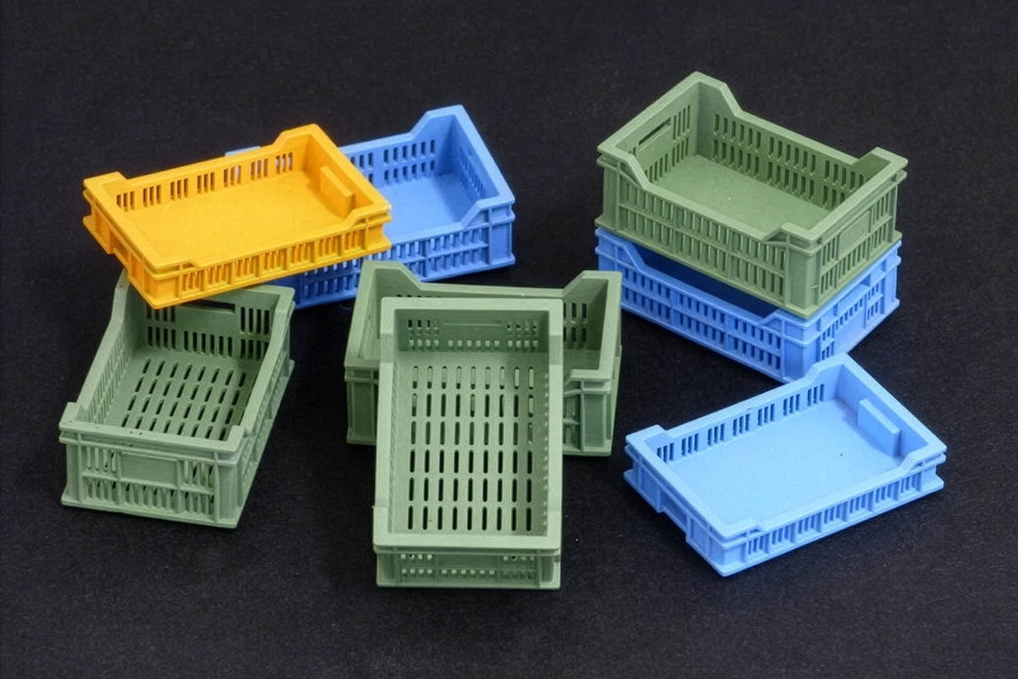 PLM-DP3001 Plusmodel Plastic Crates - Perforated (1:35 Scale)