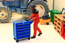 Load image into Gallery viewer, PYO339 Figure 1:32 Scale - Man Pushing Tool Cabinet (Requires Painting)