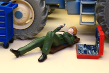 Load image into Gallery viewer, PYO342 Figure 1:32 Scale - Mechanic Lying on Slider (Requires Painting)