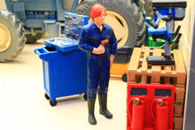 Load image into Gallery viewer, PYO361 Figure 1:32 Scale - Man in Overalls with Socket Wrench (Requires Painting)