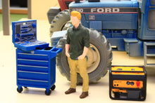 Load image into Gallery viewer, PYO505 Figure 1:32 Scale - Man Standing with hands in Pockets (Requires Painting)