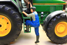 Load image into Gallery viewer, PYO537 Figure 132 Scale - Driver Climbing into Cab (Requires Painting)