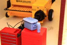 Load image into Gallery viewer, PYOA1025 Cool Box and Flask (Requires Painting)