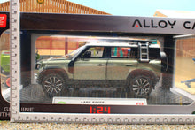 Load image into Gallery viewer, QXT2401014G QY 1:24 Scale Land Rover Defender 110 in Green with Lights and sound