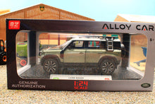 Load image into Gallery viewer, QXT2401014G QY 1:24 Scale Land Rover Defender 110 in Green with Lights and sound