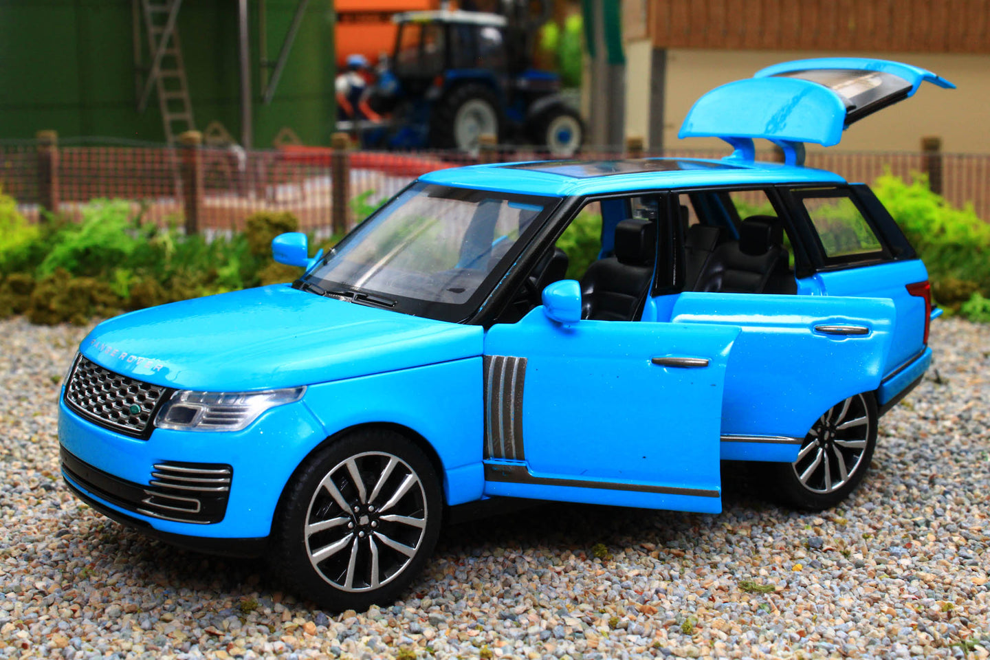 QXT2401016B QY 1:32 Scale Range Rover 50th Anniversary version in Blue with lights and sound