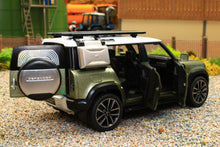 Load image into Gallery viewer, QXT2401017G QY 1:32 Scale New Land Rover Defender 110 in Green with lights and sound