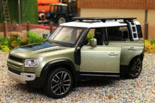 Load image into Gallery viewer, QXT2401017G QY 1:32 Scale New Land Rover Defender 110 in Green with lights and sound