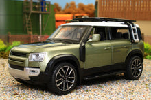 Load image into Gallery viewer, QXT2401017G QY 1:32 Scale New Land Rover Defender 110 in Green with lights and sound