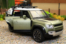 Load image into Gallery viewer, QXT2401017G QY 1:32 Scale New Land Rover Defender 110 in Green with lights and sound