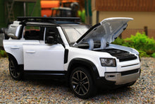 Load image into Gallery viewer, QXT2401017W QY 1:32 Scale New Land Rover Defender 110 in white with lights and sound