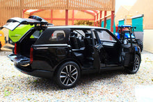 Load image into Gallery viewer, QXT2401184K QY 1:24 Scale Range Rover SV 2022 Version in black with lights and sound