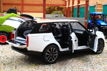 Load image into Gallery viewer, QXT2401184W QY 1:24 Scale Range Rover SV 2022 Version in white with lights and sound