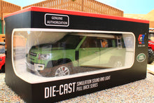 Load image into Gallery viewer, QXT2403214G QY 1:24 Scale Land Rover Defender 110 Outdoor Edition with Accessories in Green