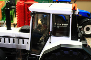 R302099 ROS 1:32 Scale Lamborghini 1706 Second Generation 4WD Tractor in white