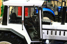 Load image into Gallery viewer, R302099 ROS 1:32 Scale Lamborghini 1706 Second Generation 4WD Tractor in white