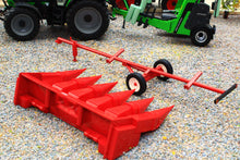 Load image into Gallery viewer, REP131R Replicagri 1:32 IH Corn Header with Trailer