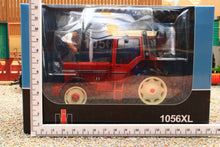 Load image into Gallery viewer, REPACA2021 Replicagri 1:32 Scale International 1056XL with removable duals and driver figure