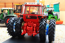 Load image into Gallery viewer, REPACA2021 Replicagri 1:32 Scale International 1056XL with removable duals and driver figure