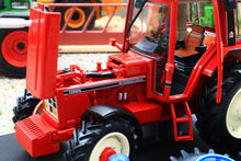 Load image into Gallery viewer, REPACA2021 Replicagri 1:32 Scale International 1056XL with removable duals and driver figure