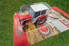 Load image into Gallery viewer, REPK004 Replicagri Case IH 724 Tractor Keyring