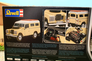 REV07056 Revell 124th Scale Land Rover Series III LWB Commercial Kit