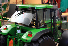 Load image into Gallery viewer, SCH07887 Schuco John Deere 7700 Tractor