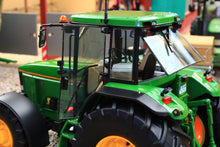 Load image into Gallery viewer, SCH07887 Schuco John Deere 7700 Tractor