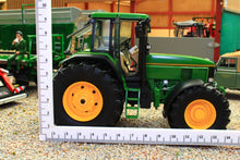 Load image into Gallery viewer, SCH07887 Schuco John Deere 7700 Tractor