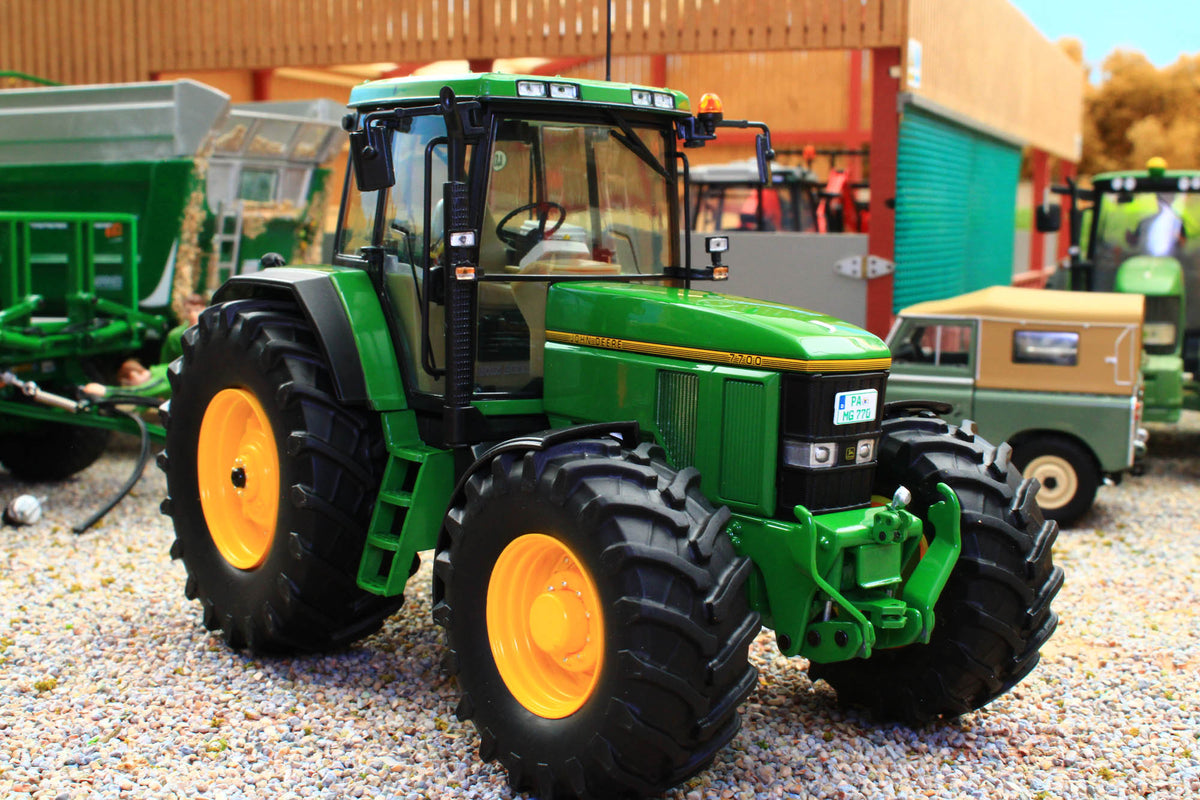SCHUCO - Tracteur – JOHN DEERE 7700 - 1/32 - SCH7887 SCHUCO - Tracteur – JOHN DEERE 7700 - 1/32 - SCH7887
