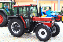Load image into Gallery viewer, SCH32U0007 Schuco 1:32 Scale Case International 4WD Tractor