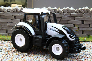 SIM501CMajorette187ScaleValtra4WDTractorinWhite_Pic2
